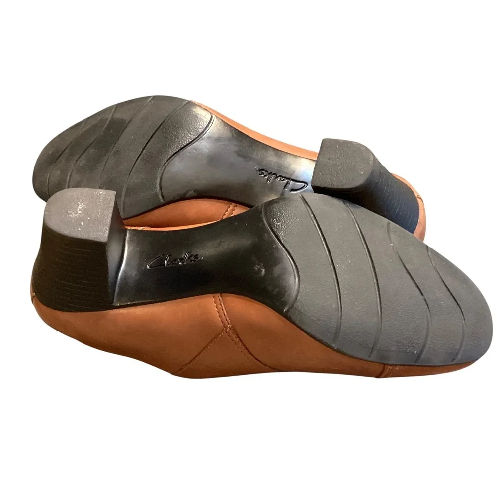Clarks Bendables Sapphire Athena Womens 9.5M Tan Leather Block‎ Heel Booties EUC - Picture 8 of 9